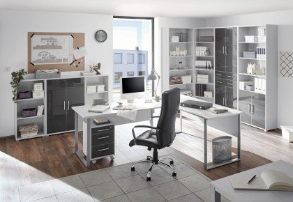 Office Lux von BEGA Consult - Eckschreibtisch in hellem Grau