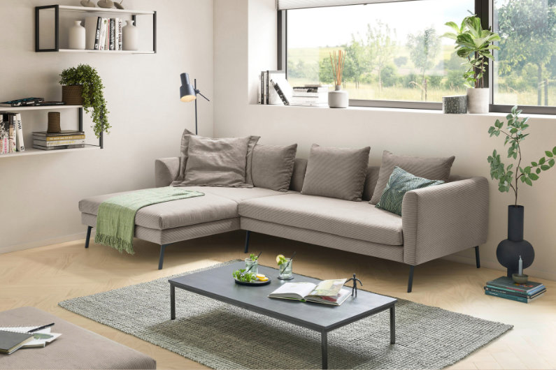 Avenio 2.0 Couch mit losen Rückenkissen
