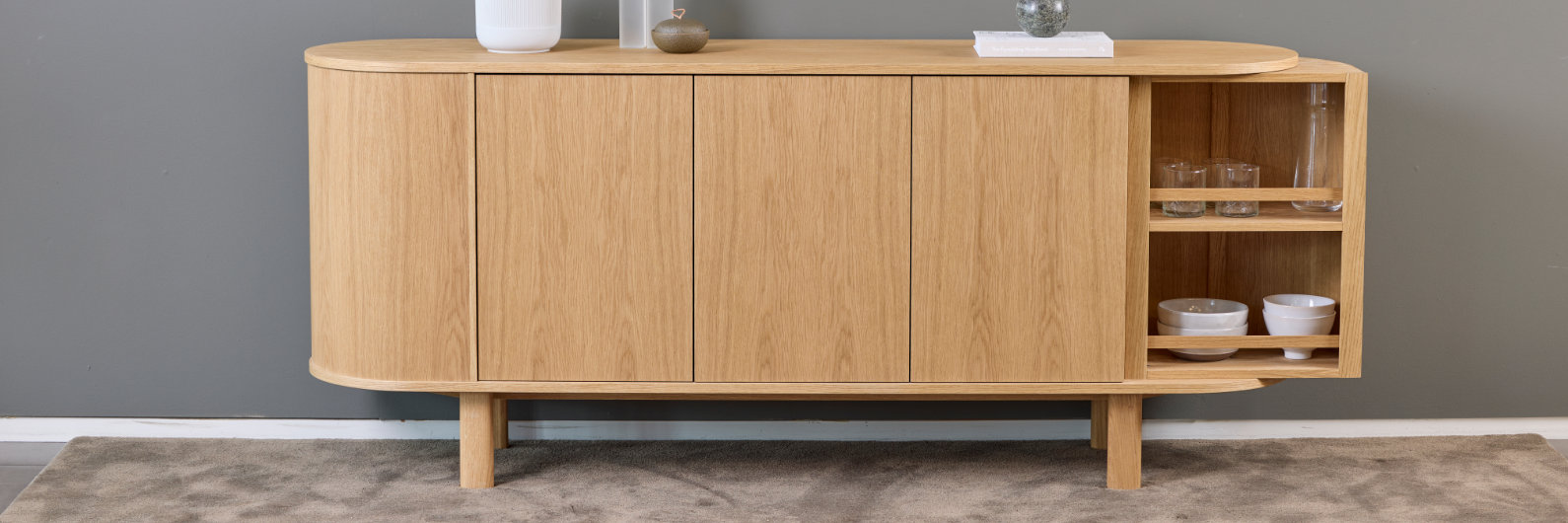 Sideboard mit drehbarem Außenteil
