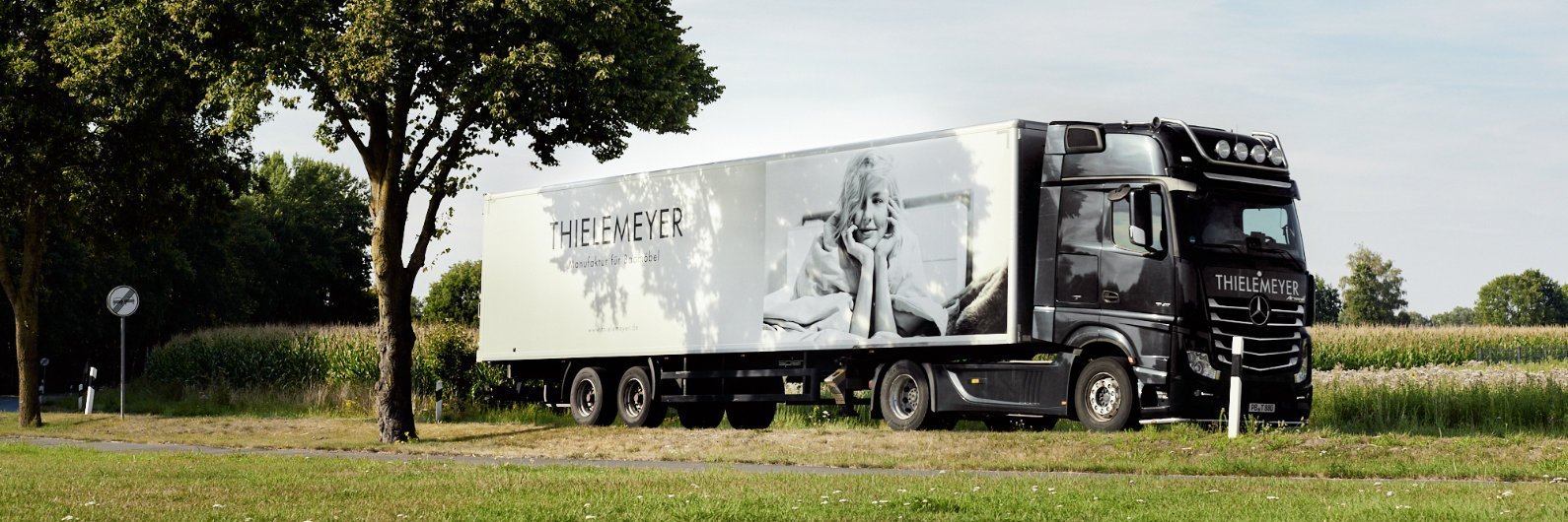 Thielemeyer LKW steht in der Natur