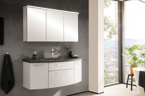 Vuelta-Care von puris - Badezimmer in Weiß Hochglanz