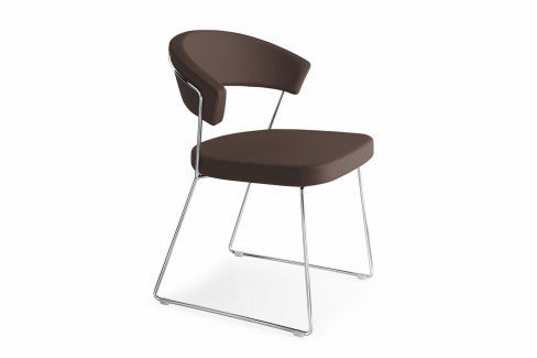 Entdecken Sie calligaris New York mit Kufengestell calligaris New York mit Kufengestell