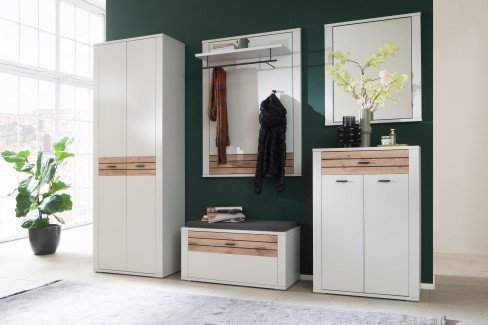 MCA foyer Mantena - Garderobe