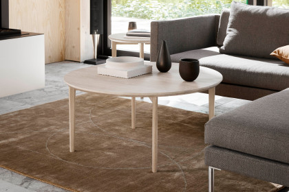 SM 243 von Skovby Møbelfabrik - Couchtisch mit runder Massivholzplatte