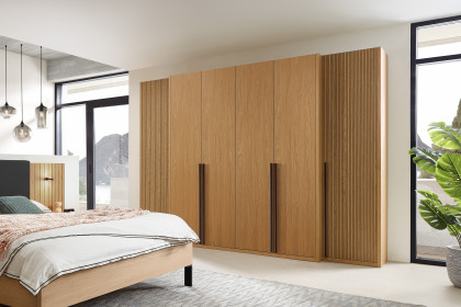 Siena von Rietberger - Kleiderschrank Eiche Furnier mit Deepline-Akzent
