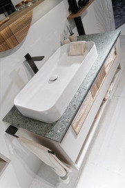 V/lacera von Voglauer - Badezimmer in Taupe/ Granitstein