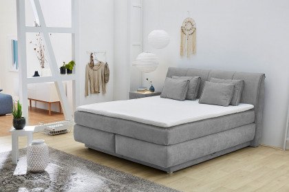 Carla von Jockenhöfer - Boxspringbett 180 in Grau mit Bettkasten