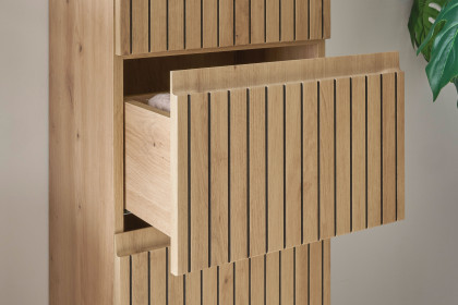 Austin-Care von BEGA - Badezimmer in Wild Oak mit Türen