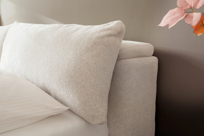 Malindi von lindaro - Polsterbett cremebeige