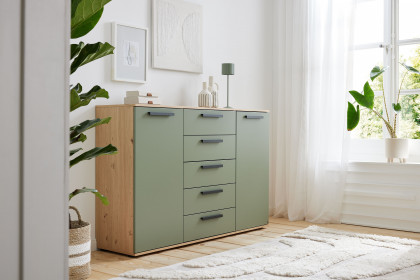 Montino von Musterring - Kommode mit 2 Türen & 5 Schubladen Balkeneiche - Lack jungle green