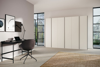 Skat von Rauch Orange - Schrank weiß mit Zubehör, Front Meridian