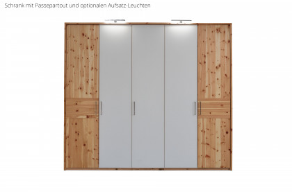 Lugano-sleeping von Schösswender - Schrank Zirbe - Weißglas matt