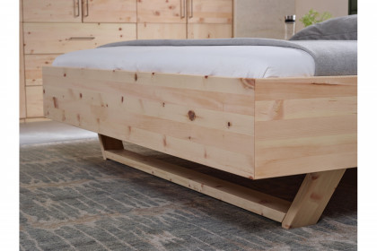 Lugano-sleeping von Schösswender - Schlafzimmer Zirbe - Mattglas weiß