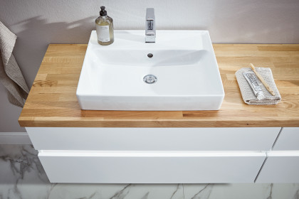 b·essence von puris - Badezimmer in Edelweiß matt