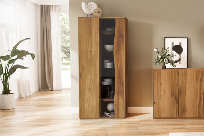 Arco-living von Schösswender - Vitrine VAR 06L Kupfereiche bronze geölt