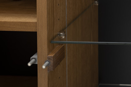Arco-living von Schösswender - Vitrine VAR 06L Kupfereiche bronze geölt