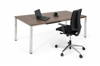 E10 von Nowy Styl - Schreibtisch in Lincoln Walnut & Chrom