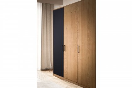 Meran von Schösswender - Schlaf-/ Hotelzimmer Wildeiche - schwarz