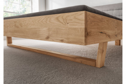BE-0825 von GK Möbelvertrieb - Doppelbett mit Holzkufe Wildeiche geölt