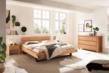 BE-0880 von GK Möbelvertrieb - Bett Kiefer geölt mit schwarzen Metallkufen