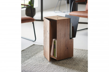 Naturstücke von Hartmann - Beistelltisch Kerneiche natur mit Zeitungshalter