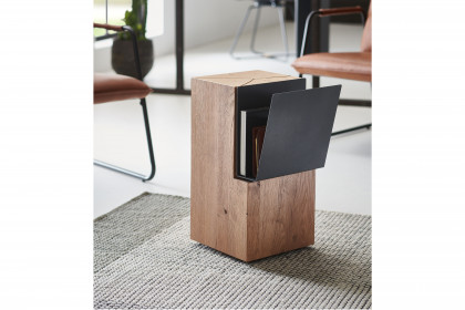 Naturstücke von Hartmann - Beistelltisch Kerneiche natur mit Zeitungshalter