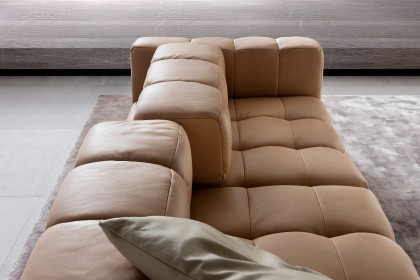 Lucy-LE24 von designwerk - Megasofa camel