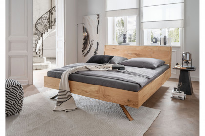 BE-0824 von GK Möbelvertrieb - Bett Wildeiche geölt mit Metallfüßen