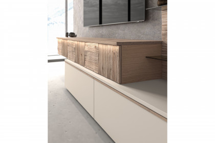 V/lacera living von Voglauer - Wohnwand in Taupe und geölter Wildeiche