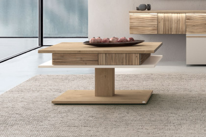 V/lacera living von Voglauer - Wohnwand in Taupe und geölter Wildeiche