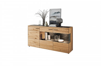 WM 2520 von Wöstmann - Sideboard aus massiver Wildeiche mit Eckverglasung