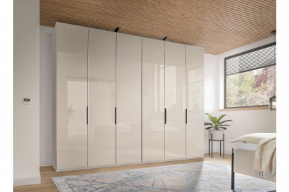 San Antonio von Musterring - Schlafzimmer champagner mit Glasfronten