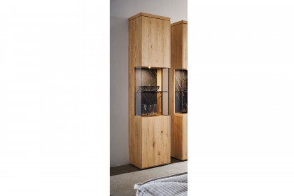 WM 2520 von Wöstmann - Vitrine aus massiver, soft gebürsteter Eiche