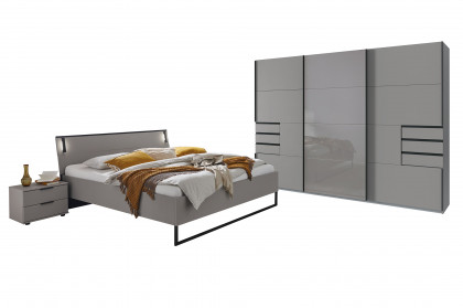 Tilburg von Wimex - saharagraues Schlafzimmer mit großem Kleiderschrank