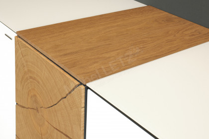 Caya von Hartmann - Sideboard Kerneiche/ Hirnholz/ Mattglas weiß