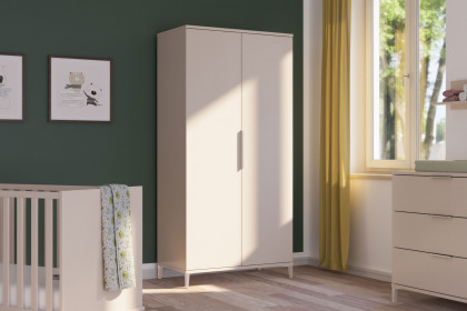 Sister Lou von YUNY by Paidi - schmaler Schrank und Bett mit Absturzsicherung