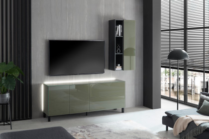 Colors von Mäusbacher - Wohnwand mit Glas in Olivgrün und geraden Metallfüßen