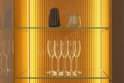 Amaya von SCHÖNER WOHNEN - Vitrinenset in Curry mit Rillenstruktur