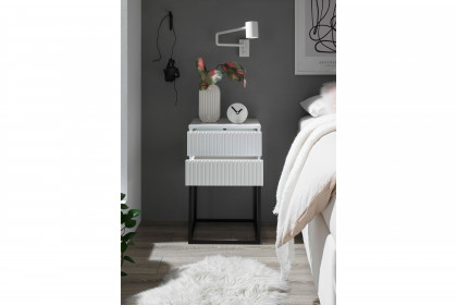 Marle von POL Power - Nachtkonsole weiß mit schwarzem Gestell Boxspringhöhe