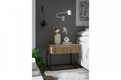 Marle von POL Power - Nachttisch mit Schubkasten Rillen-Muster Eiche Artisan