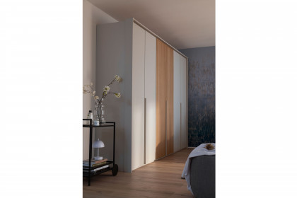 Arola von Schöner Wohnen - Schlafzimmermöbel mit Stangengriffen