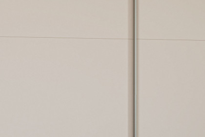 Slideline von JUTZLER - platzsparender Kleiderschrank schmal kaschmir