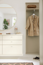 Korsika-Dielen von Musterring - Garderobenset Lack cashmir/ wollweiß