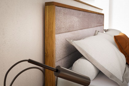 Como von Schösswender - Schlafzimmer mit Doppelbett Kupfereiche