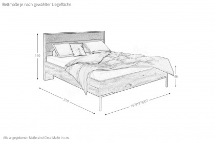 Como von Schösswender - Schlafzimmer mit Doppelbett Kupfereiche