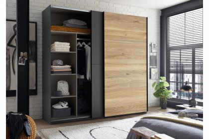 Melton von POL Power -  Schwebetürenschrank mit 8 Böden & 2 Kleiderstangen