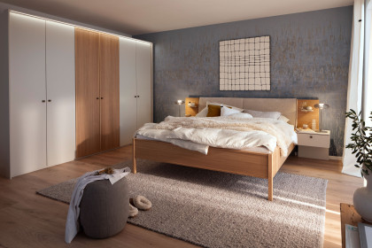 Arola von Schöner Wohnen - Schlafzimmer mit viel Zubehör & Beleuchtung