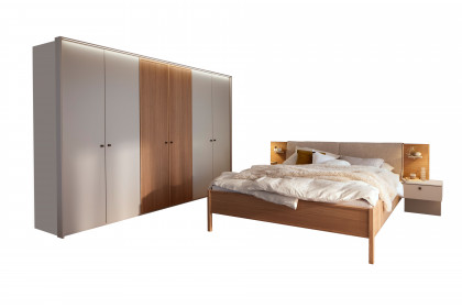 Arola von Schöner Wohnen - Schlafzimmer mit viel Zubehör & Beleuchtung