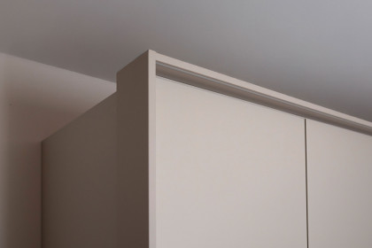 Arola von Schöner Wohnen - Schlafzimmer mit viel Zubehör & Beleuchtung