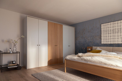 Arola von Schöner Wohnen - Schlafzimmer mit viel Zubehör & Beleuchtung